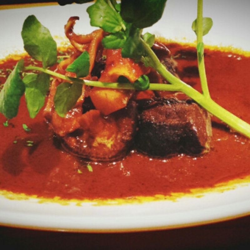 国産牛ほほ肉のグリーンカレー(DINING BAR TALAHT ダイニングバー タラート)