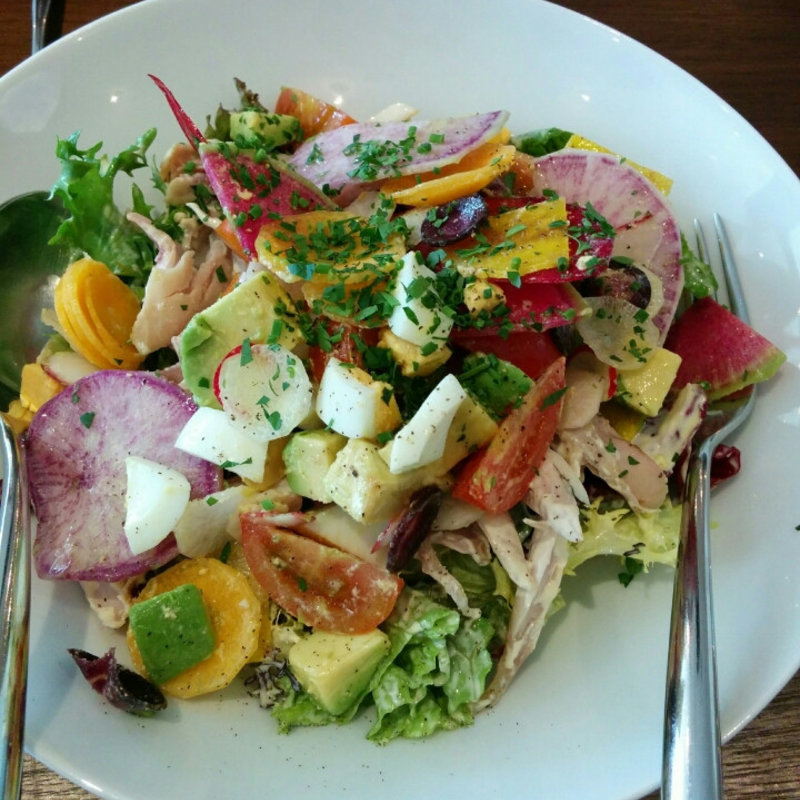 鎌倉野菜とチキンのサラダ(FARMSHOP 二子玉川 （ファームショップ）)