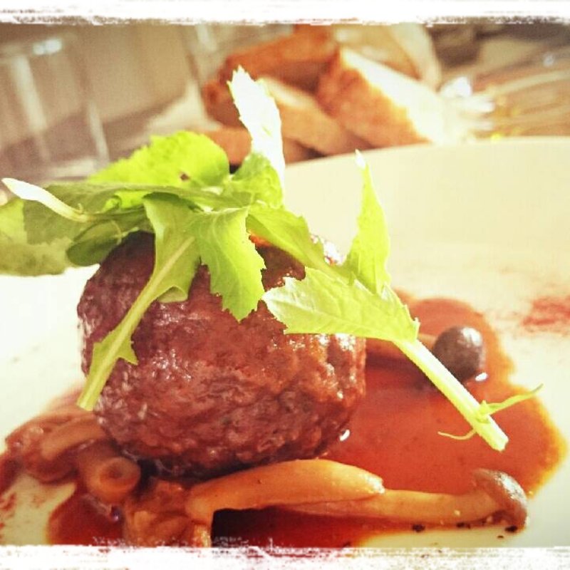 ランチプレート（香草赤ワイン煮込みハンバーグ）(Fika （フィーカ）)