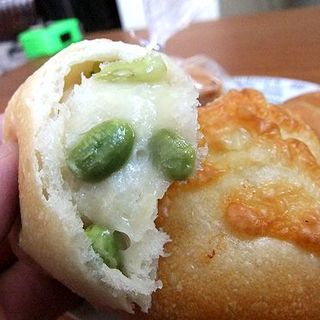 枝豆チーズパン(BAR FZERAF! フゼラフ 清川店)