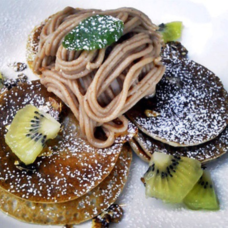 モンブランのパンケーキ(グラーノ デリカテッセン バル)