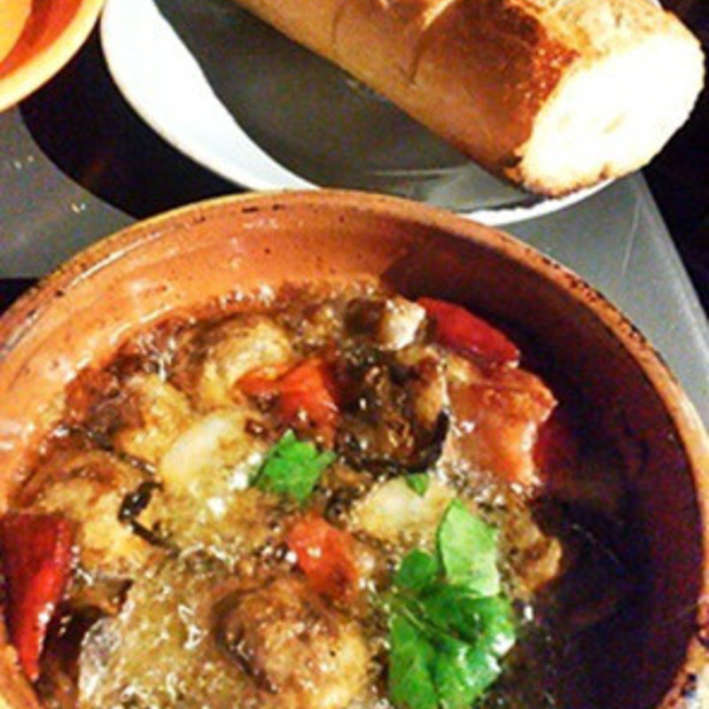 海老とマッシュルームのアヒージョ(グラーノ デリカテッセン バル)