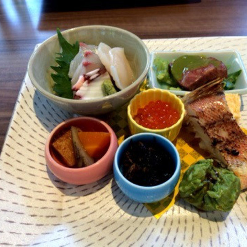 ＜ 予約制＞ 1 8 9 9 膳(GREEN TEA RESTAURANT 1899 OCHANOMIZU （グリーン ティー レストラン イチハチキュウキュウ）)