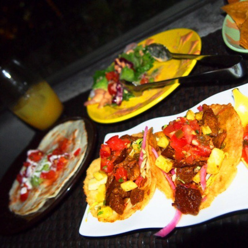 メキシコシティ伝統　豚肉のタコス・アル・バストール(Hacienda del cielo MODERN MEXICANO)