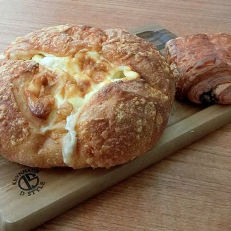 チーズフランス(ハートブレッドアンティーク 博多マルイ店)