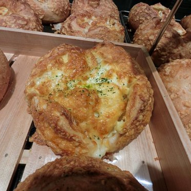 博多マルイ店限定 ゴーダチーズフランス(ハートブレッドアンティーク 博多マルイ店)