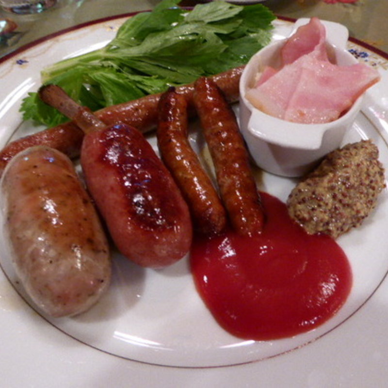 ソーセージ盛り合わせ(HOF Brau)