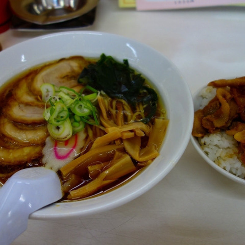 チャーシューメンと焼肉丼のセット(めん花)
