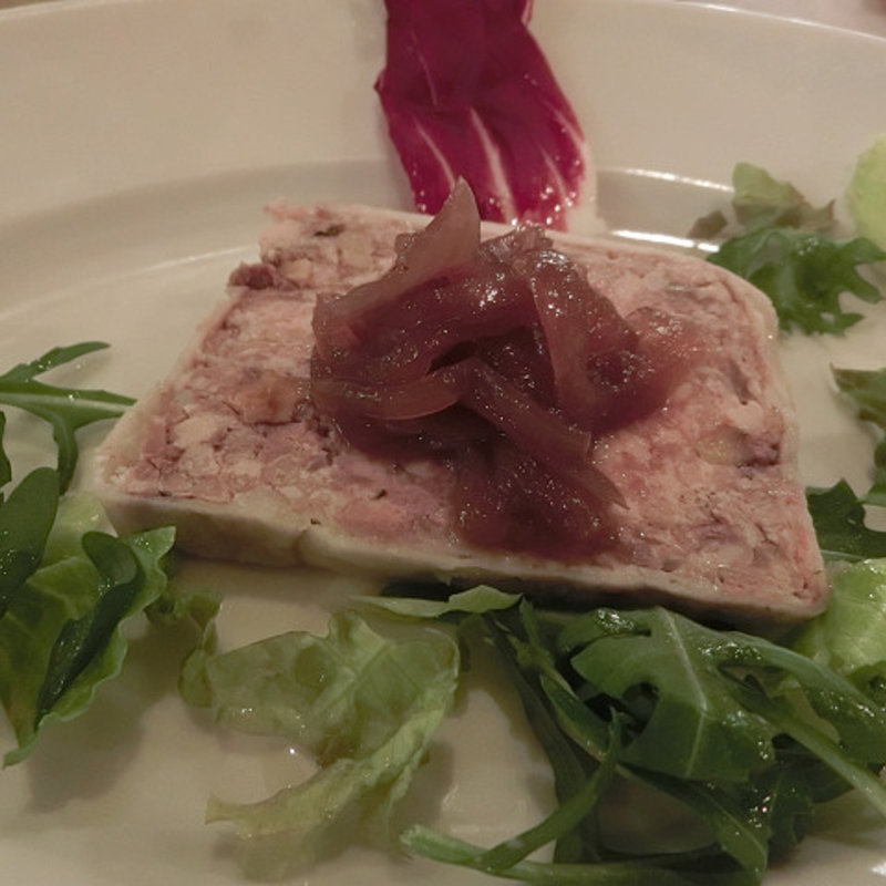 黒猪豚と木の実の自家製テリーヌ・赤タマネギのマルメラータを添えて(IL PACIOCCONE DI CHIANTI )