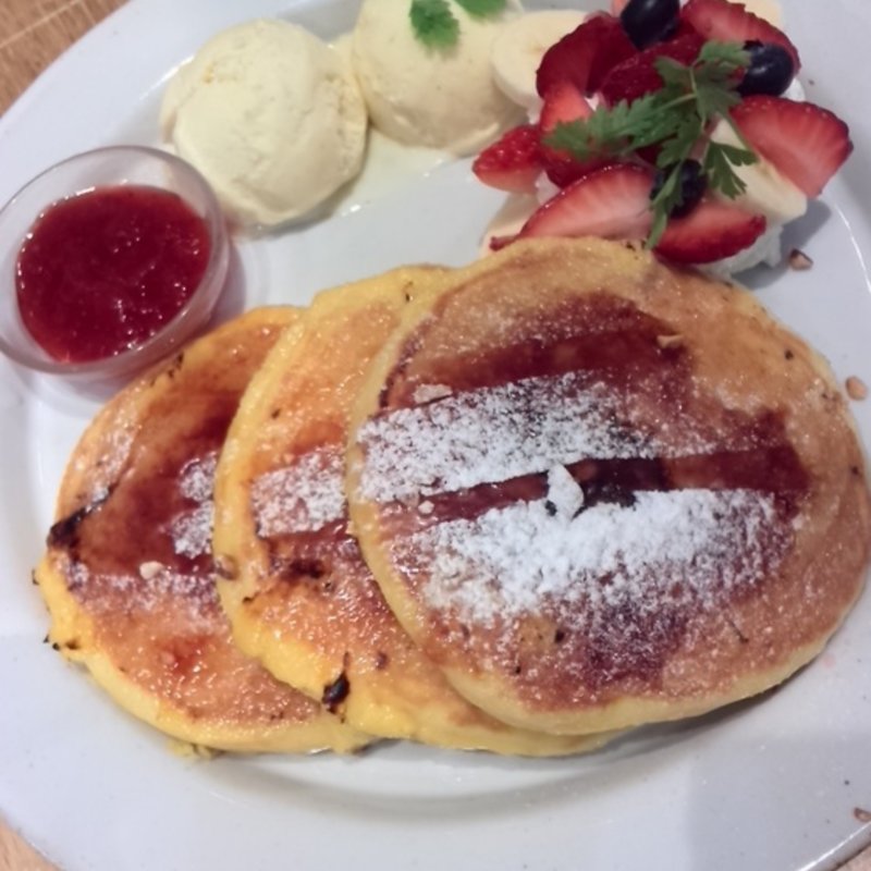 ストロベリーバナナフレンチパンケーキ(J.S. PANCAKE CAFE 札幌ステラプレイス店)