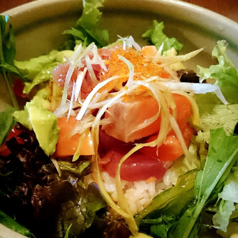 サーモンとアボカドのヘルシー丼(kawara CAFE＆DINING -FORWARD- 福岡PARCO店)