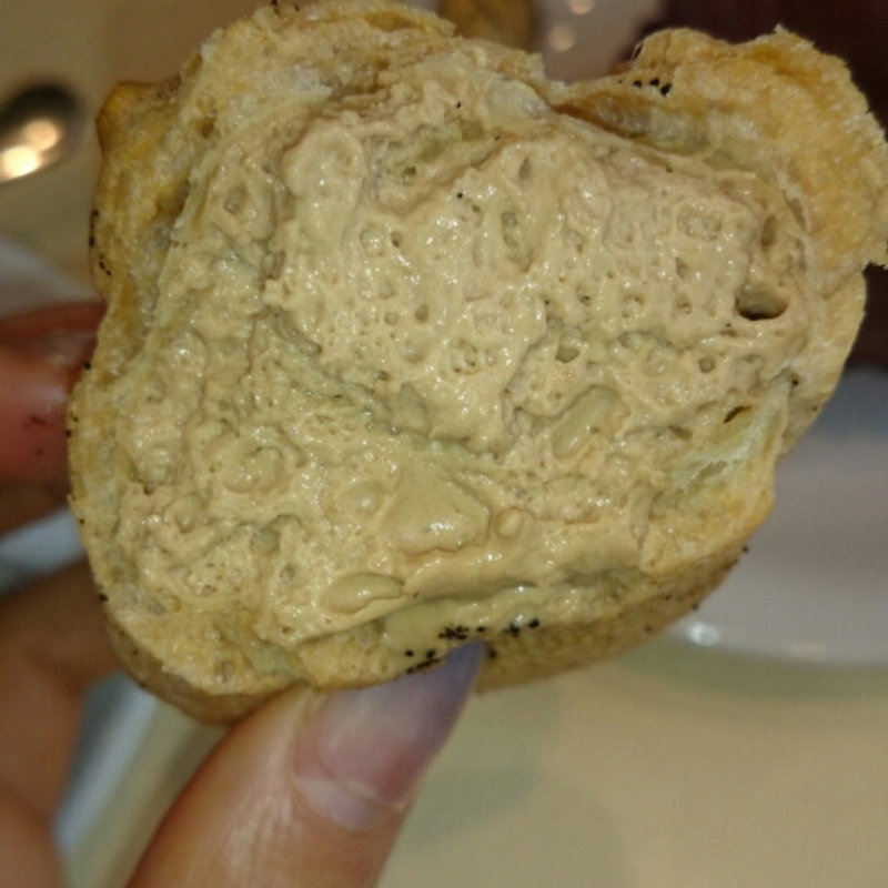 コーヒーのシュークリーム(La Dolceria di Adriano （ラ ドルチェリア ディ アドリアーノ 【旧店名】パスティチェリア・ピアノピアーノ）)