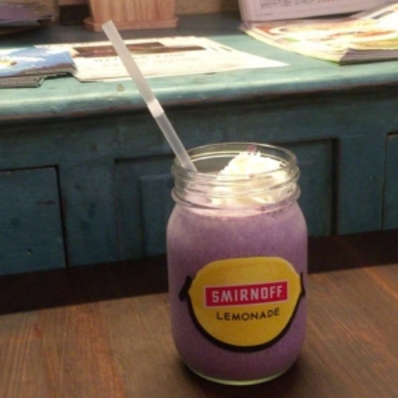 ブルーベリーバナナスムージー(Lavi Ande Cafe 上中居店)