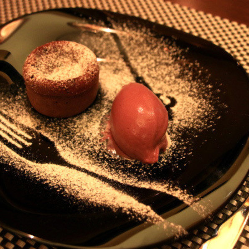 【デザート】フォンダンショコラと、アサイーを使ったアイス(Le Bistro Alpine)