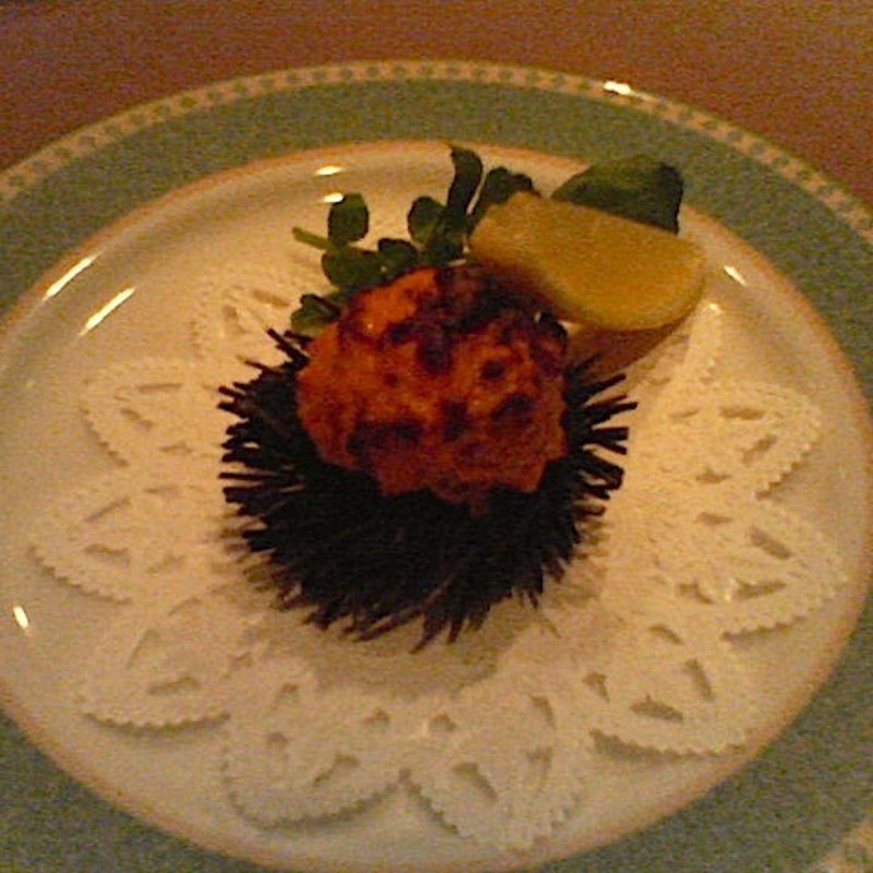 ウニの共殻焼き(LE ZINC)