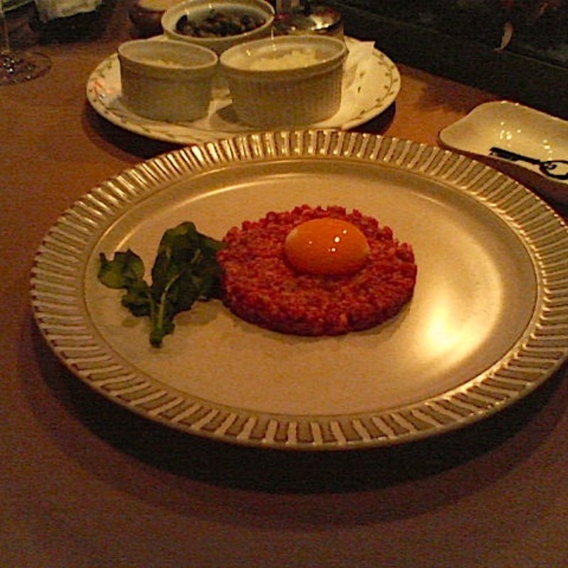 タルタルステーキ(LE ZINC)