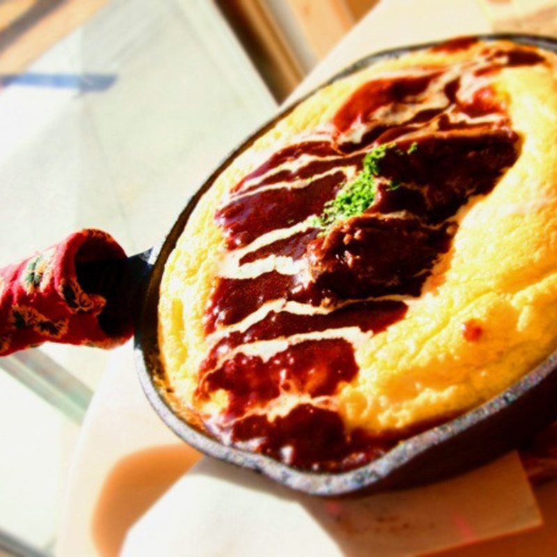 尾花沢牛の煮込みのせ　モンサンミッシェルオムライス(Les deux Blue （レドゥル・ブルー ）)