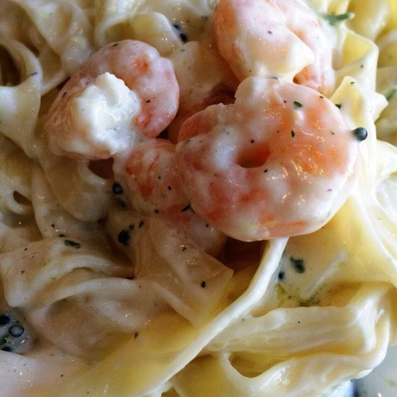 エビとレモンクリームソース フェットチーネ(Trattoria Pizzeria LOGiC MARINA GRANDE)