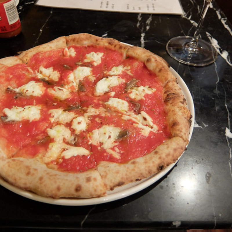 アンチョビのピザ(LUNA （ルナ）)