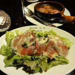 スペイン産生ハムとパルミジャーノのサラダ(うさぎの木 （MARCHAND DE VIN Usaginoki L'ESPRIT DE LAPIN）)