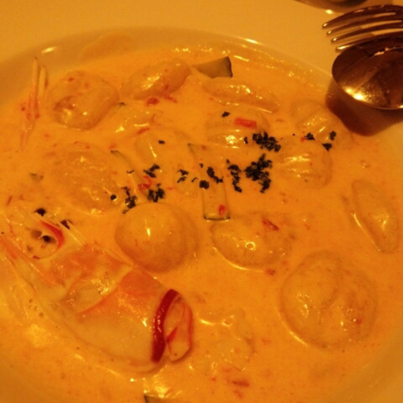 手長海老のトマトクリーム味のニョッキ(MARE di SAKAI)