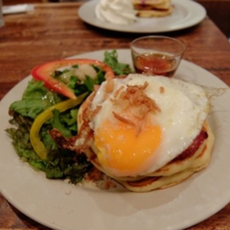 ベーコンエッグのパンケーキ(MELANGE De SHUHARI Bistrot&Cafe （メランジュドゥシュハリビストロアンドカフェ）)