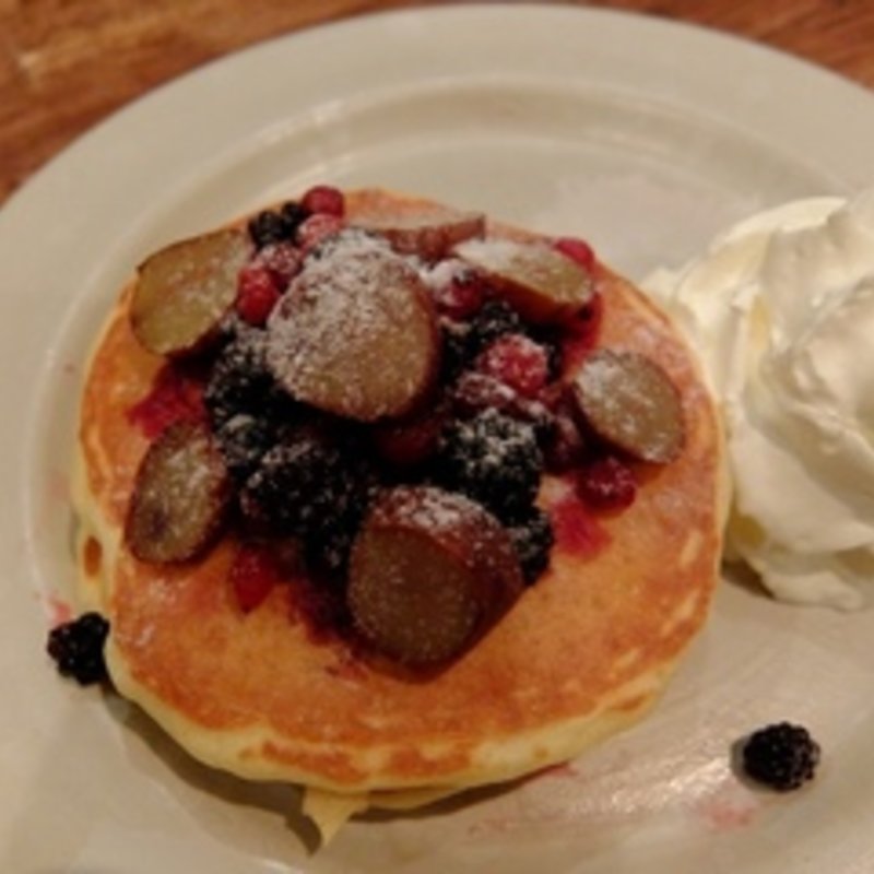 季節限定赤い果実と渋皮栗のパンケーキ(MELANGE De SHUHARI Bistrot&Cafe （メランジュドゥシュハリビストロアンドカフェ）)