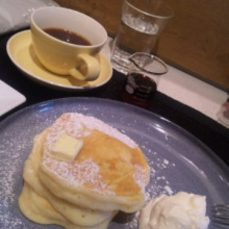 もちもちプレーンパンケーキ(MICASADECO&CAFE神宮前)