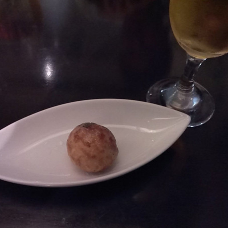 たこ焼き　自家製山椒油とイギリス産海塩フレーク(ミッシェル・ヴァン・ジャポネ)