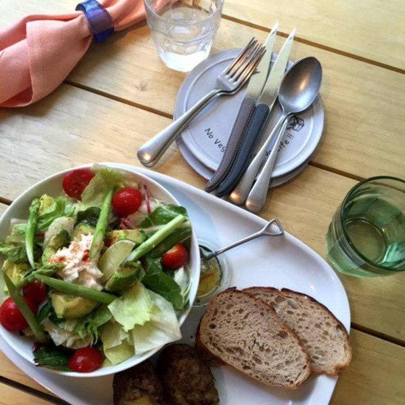 本ズワイガニとアボカドのサラダ(Mr.FARMER 新宿ミロード店)