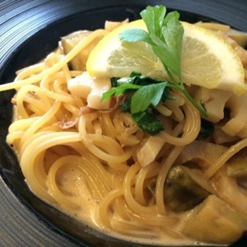 茄子とシソとレンコンの和風レモンクリームパスタ(nest（ネスト）)