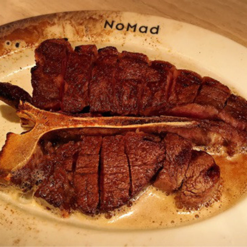 「交雑牛T-Bone」のステーキ(NoMad Grill Lounge)