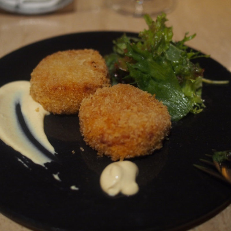 タラバガニのクラブケーキ(NoMad Grill Lounge)