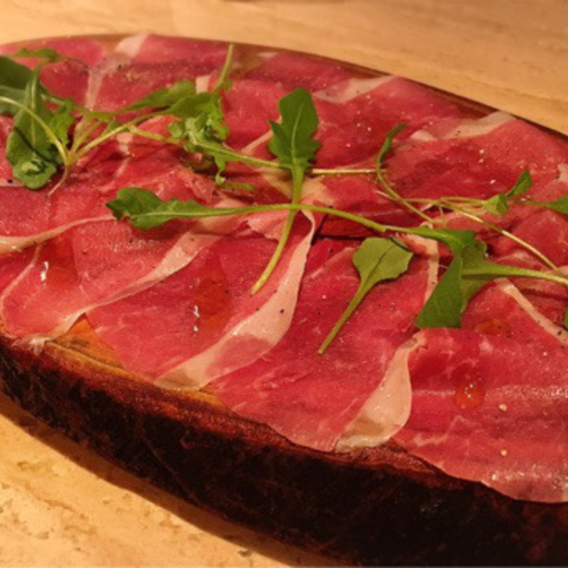 淡路島猪豚の切りたて生ハム（17ヶ月熟成） ルッコラ添え(NoMad Grill Lounge)