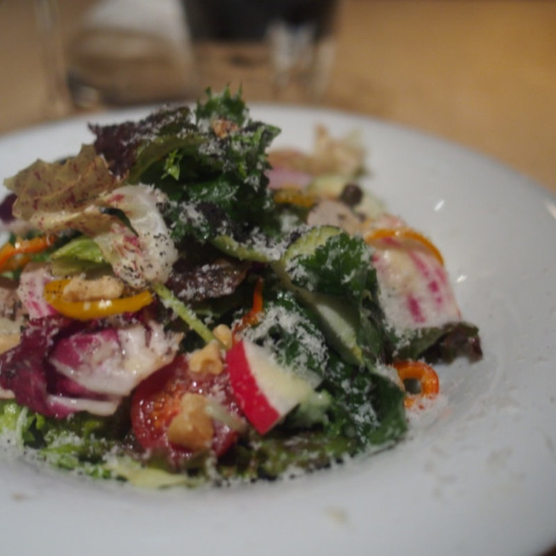 農園野菜のガーデンサラダ 淡路島オニオンのドレッシング(NoMad Grill Lounge)