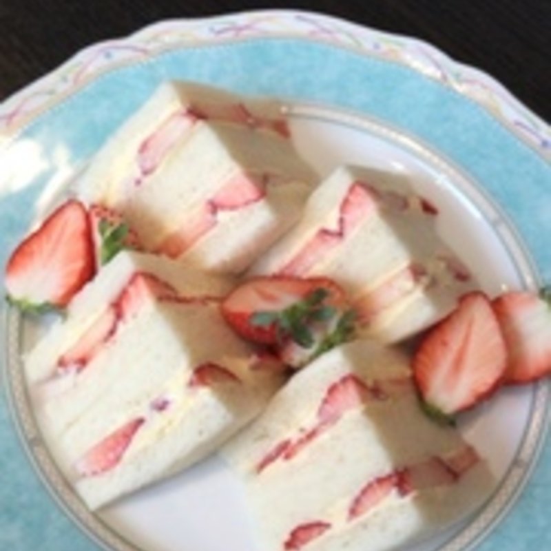 いちごサンド(OASIS （オアシス）)