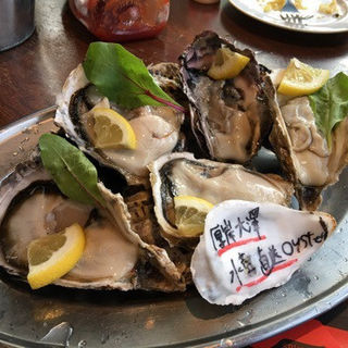 生牡蠣(Oyster&Steak DINER es 札幌駅店 )