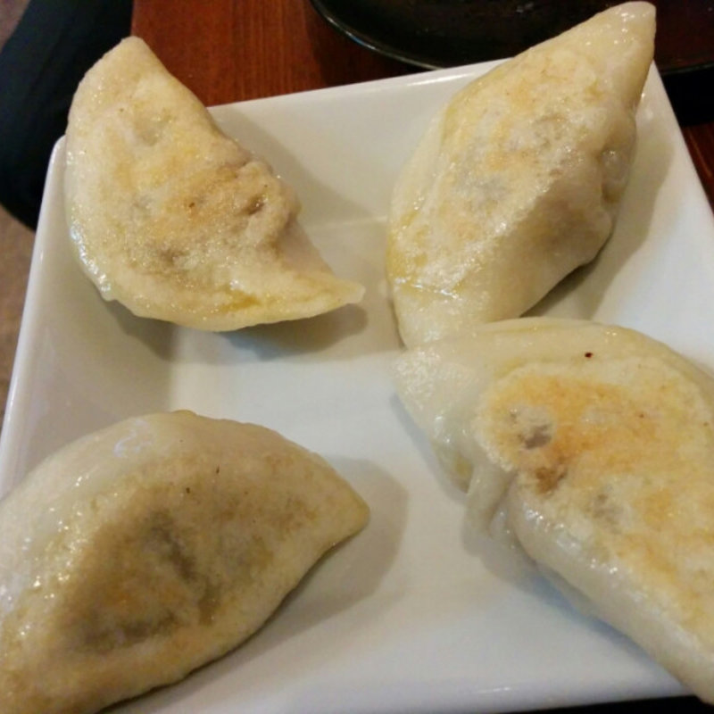 白龍（パイロン）餃子(PAIRON)