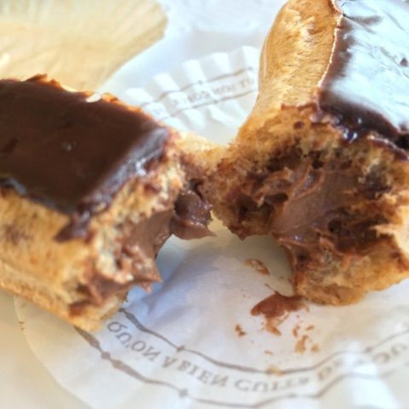 エクレア　ショコラ　(パティスリーファン)