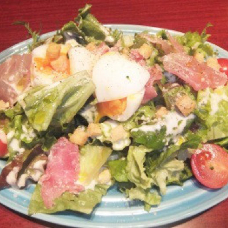 生ハムと半熟卵のシーザーサラダ(Pecori （ペコリ）)