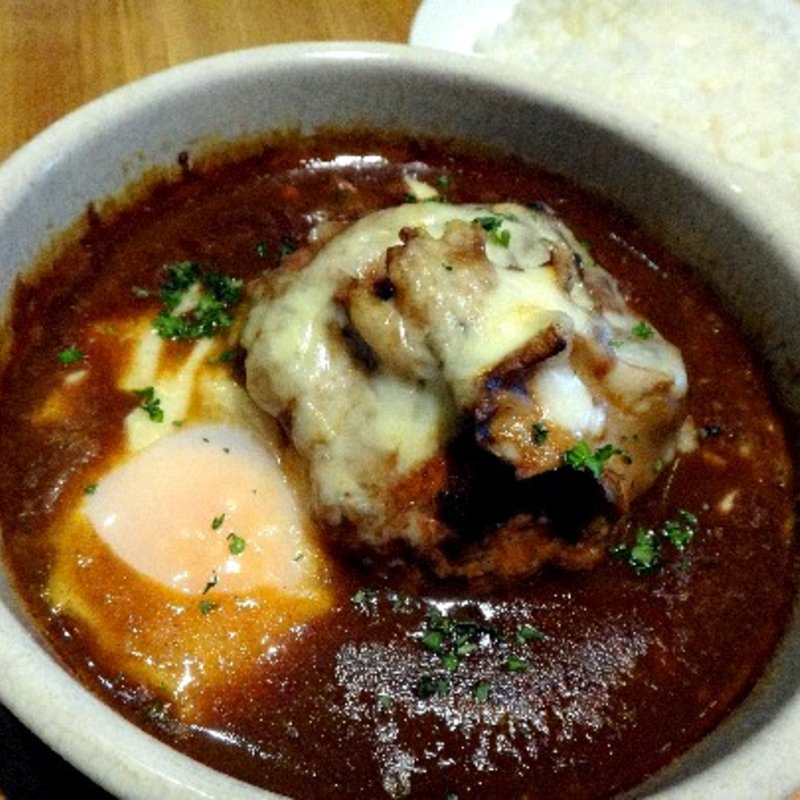 特製手ごねハンバーグ ～デミグラス･チーズ･グリル～(Pepe Rosso)