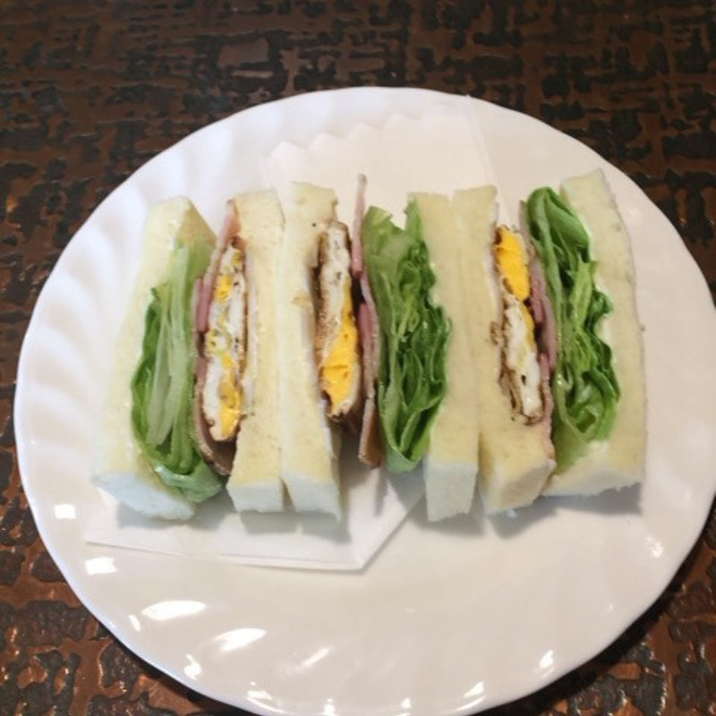 ﾍﾞｰｺﾝｴｯｸﾞｻﾝﾄﾞ(pizza専門店 ﾍﾞﾙﾍﾟｲ)