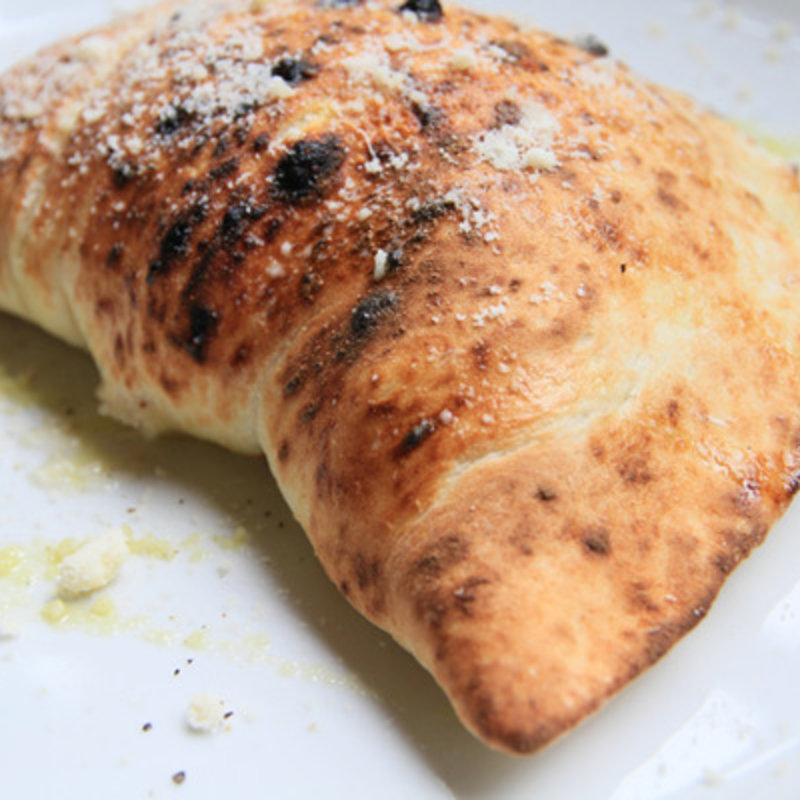 カルツォーネ(pizzeria DA SASINO （ピッツェリア ダ サスィーノ）)