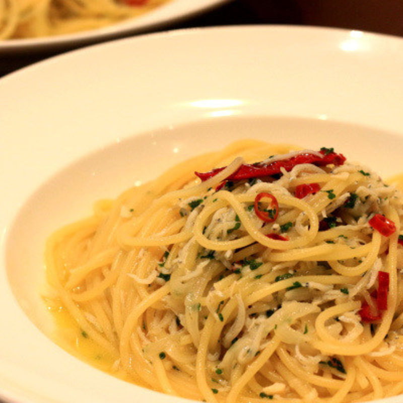 本日のペペロンチーノ（しらすのペペロンチーノ）ランチ　サラダ・前菜3種・ドリンク付(PORTO （ポルト）)