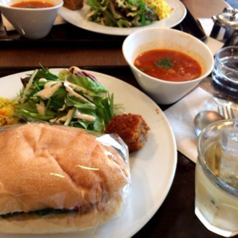 ファラフェルサンド(Pure Deli & Store)