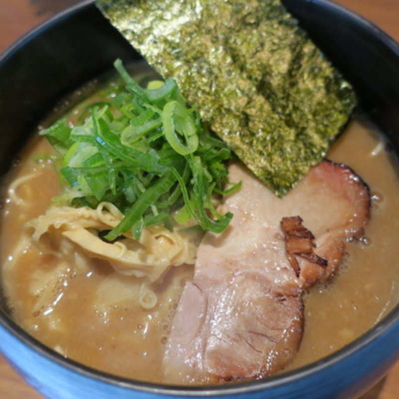 極煮干豚骨ラーメン(RAMENマッハ)
