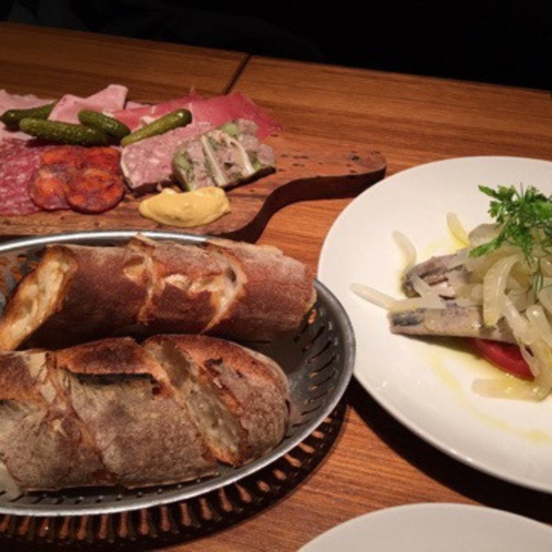 バゲットとオイルサーディン(Rhubarbe)