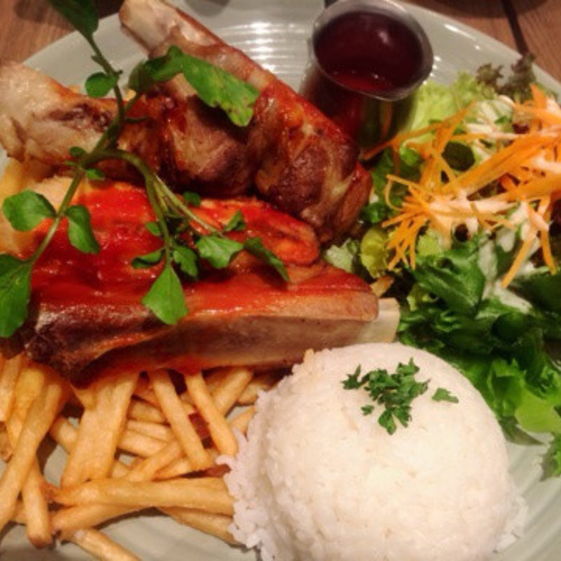 リブのプレート(RH Cafe 千駄ヶ谷店 （アールエイチカフェ）)