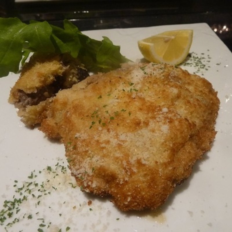 仔羊のミラノ風カツレツ(RISTORANTE Baci （リストランテ バーチ）)