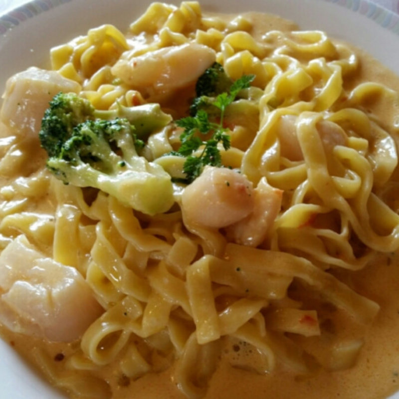 ホタテとウニのクリームパスタ(リヴィスタ )